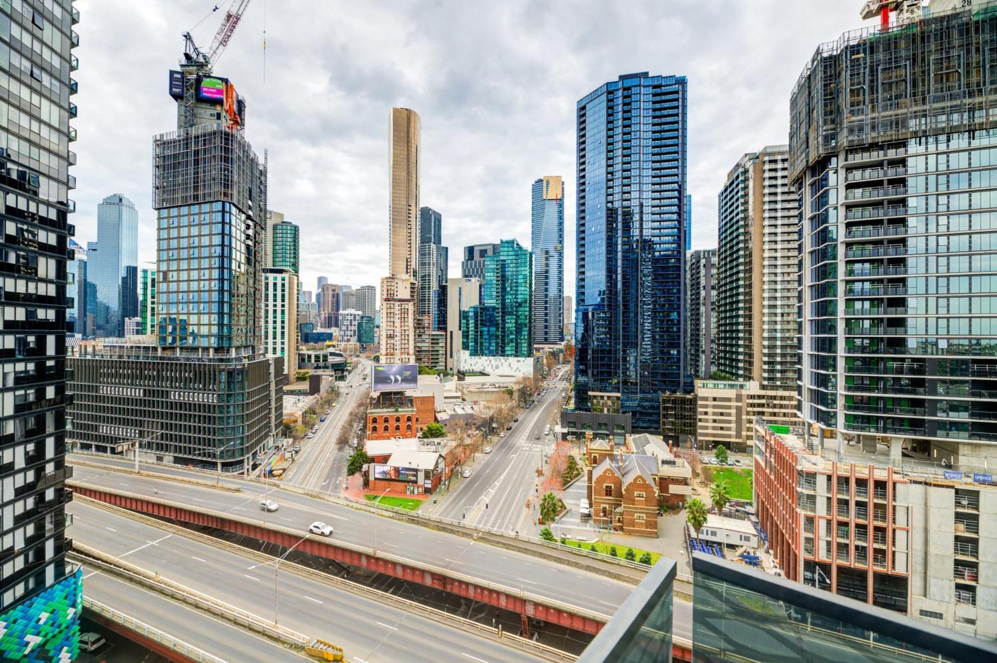 Mega Style Apartments Mainpoint Melbourne Rum bild